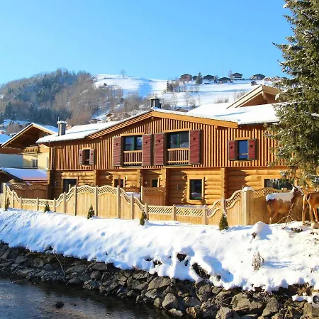 Σαλέ Spacious Chalet With Jacuzzi In Kaprun