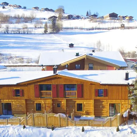 Σαλέ Spacious Chalet With Jacuzzi In