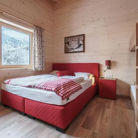 Spacious Chalet With Jacuzzi In