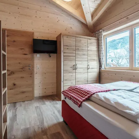 Chalet Spacious Chalet With Jacuzzi In Kaprun