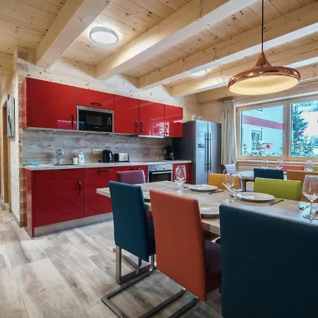 Spacious Chalet With Jacuzzi In Chalet Kaprun