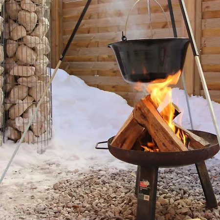 Σαλέ Spacious Chalet With Jacuzzi In Kaprun
