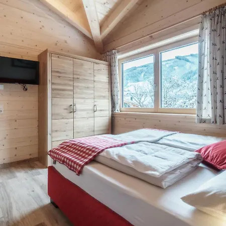 Chalet Spacious Chalet With Jacuzzi In Kaprun